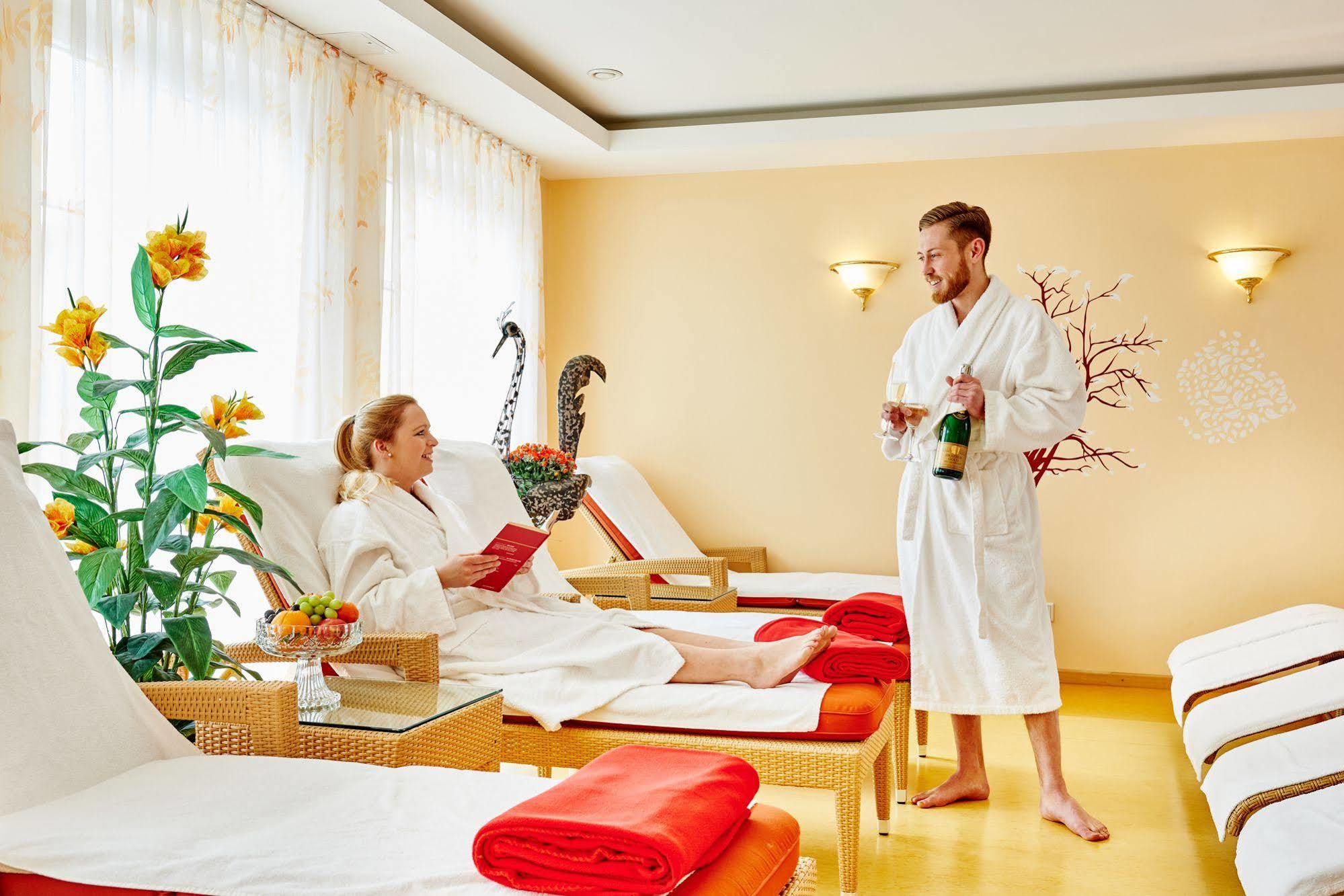 Akzent Hotel Bayerwald-Residenz Нойкирхен Экстерьер фото
